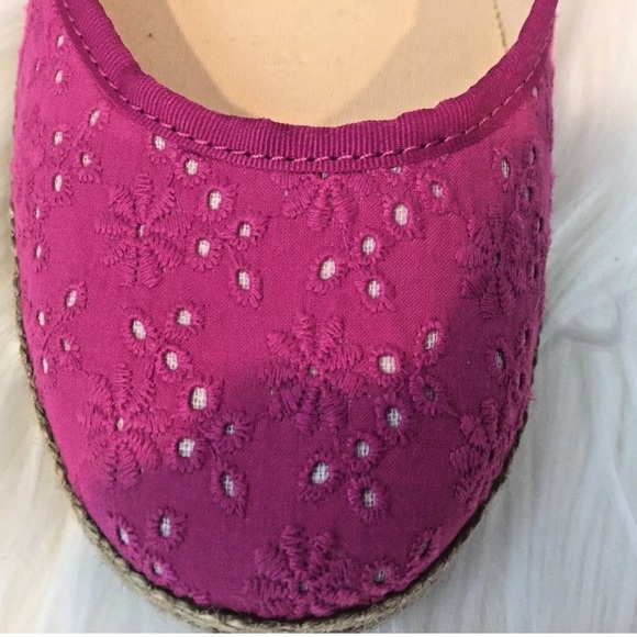 NWOB Ugg Pure K Tassy Eyelet Flats in Pink. Size 6 Girls/Women's 8 - Picture 4 of 11